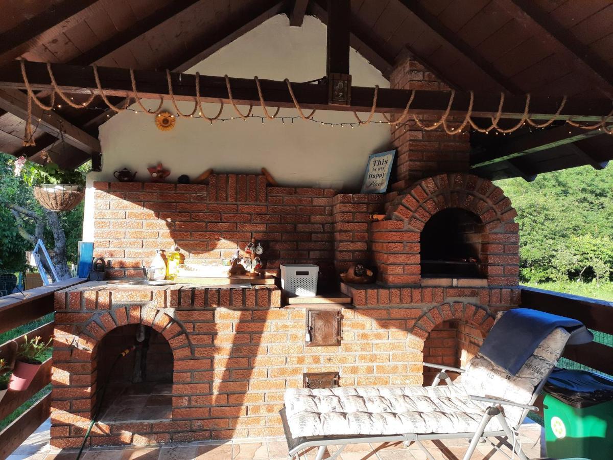 Вилла Casa Bunicilor Ciprian Porumbescu Экстерьер фото