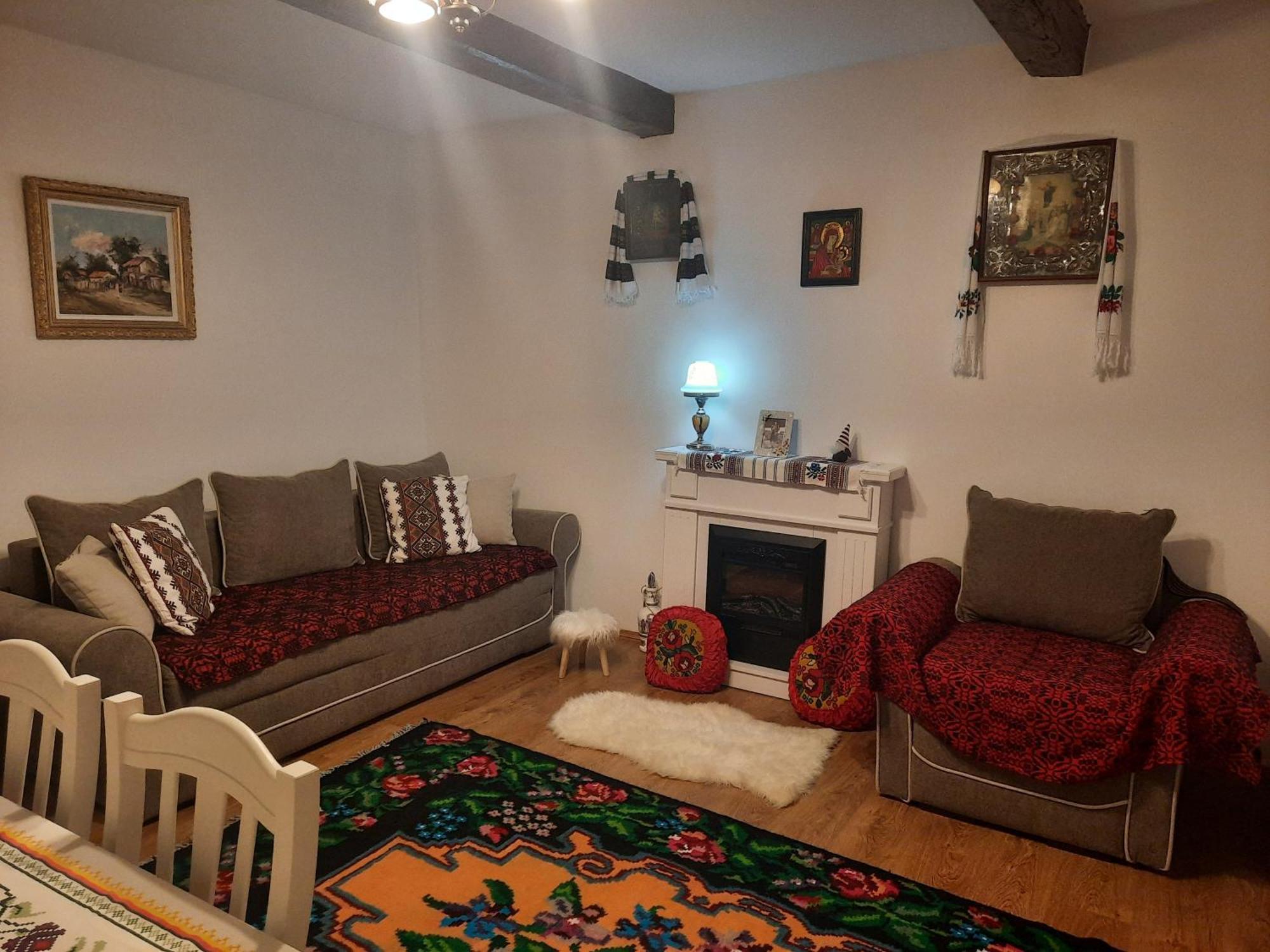 Вилла Casa Bunicilor Ciprian Porumbescu Экстерьер фото