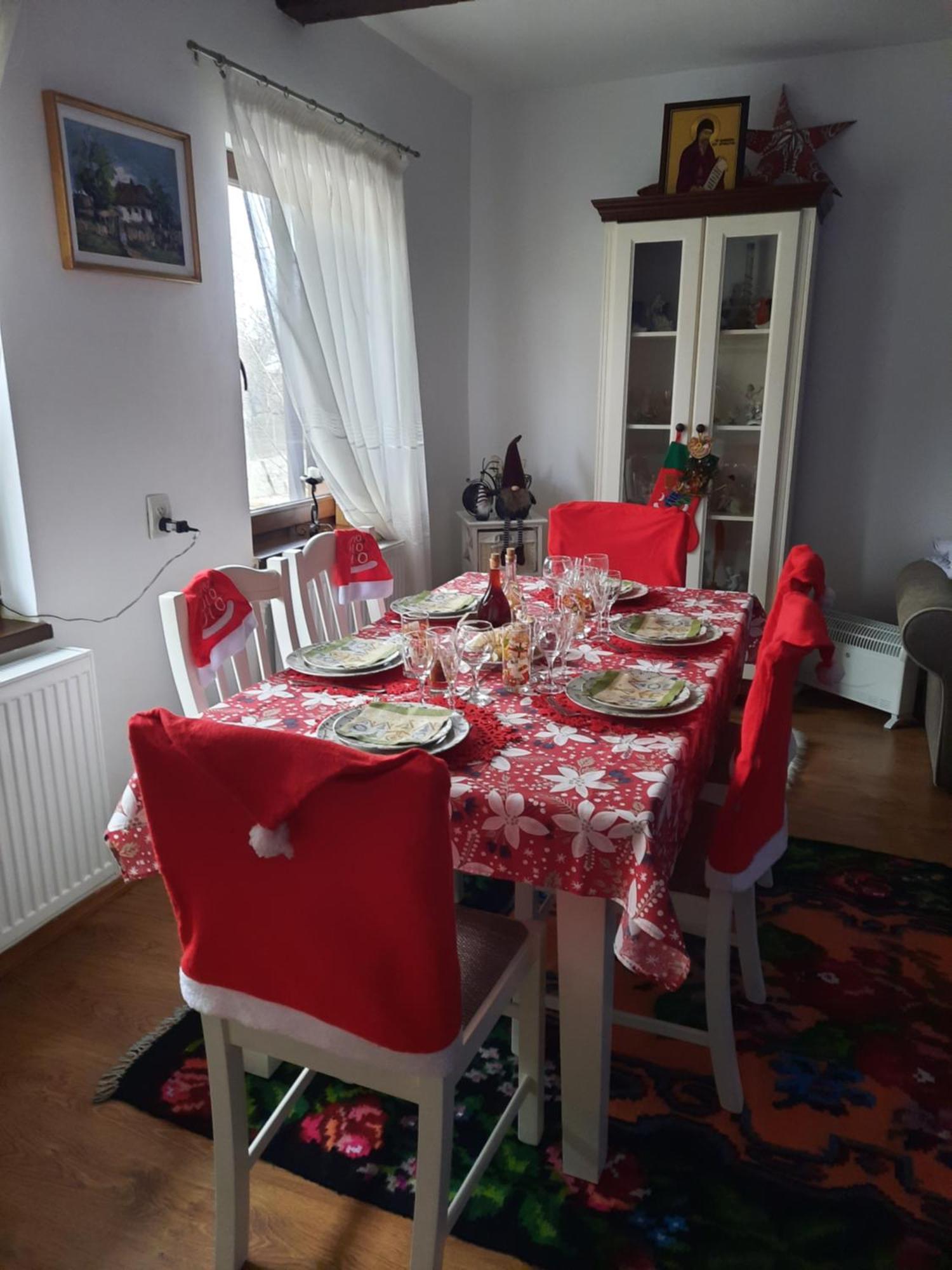 Вилла Casa Bunicilor Ciprian Porumbescu Экстерьер фото